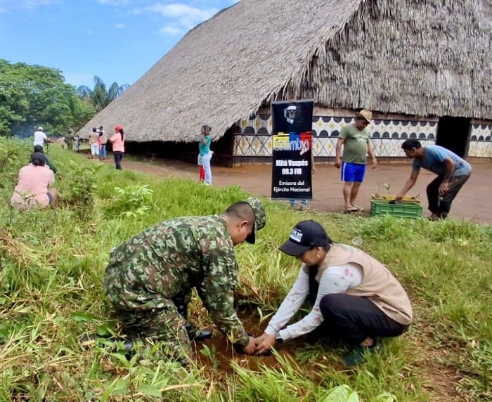 Ejército Nacional impulsa jornada de siembra para la conservación de la Amazonía